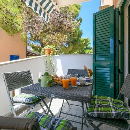 Apartment Sea Premantura Exterior photo